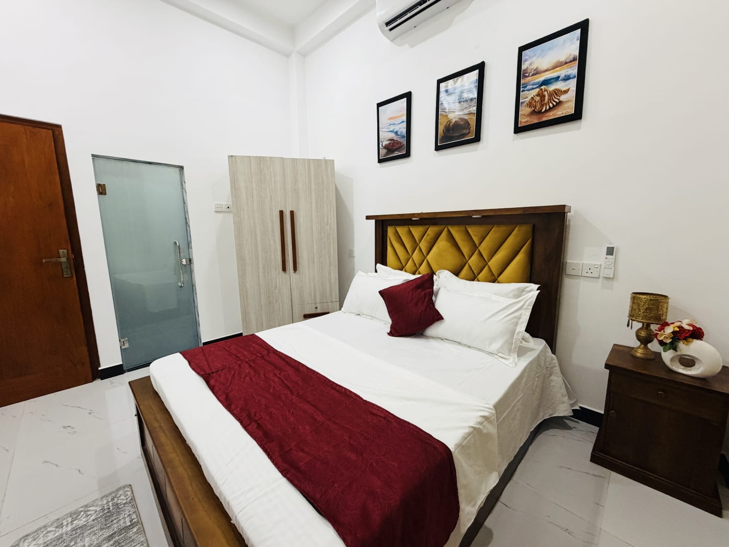 Deluxe Suite Bedroom